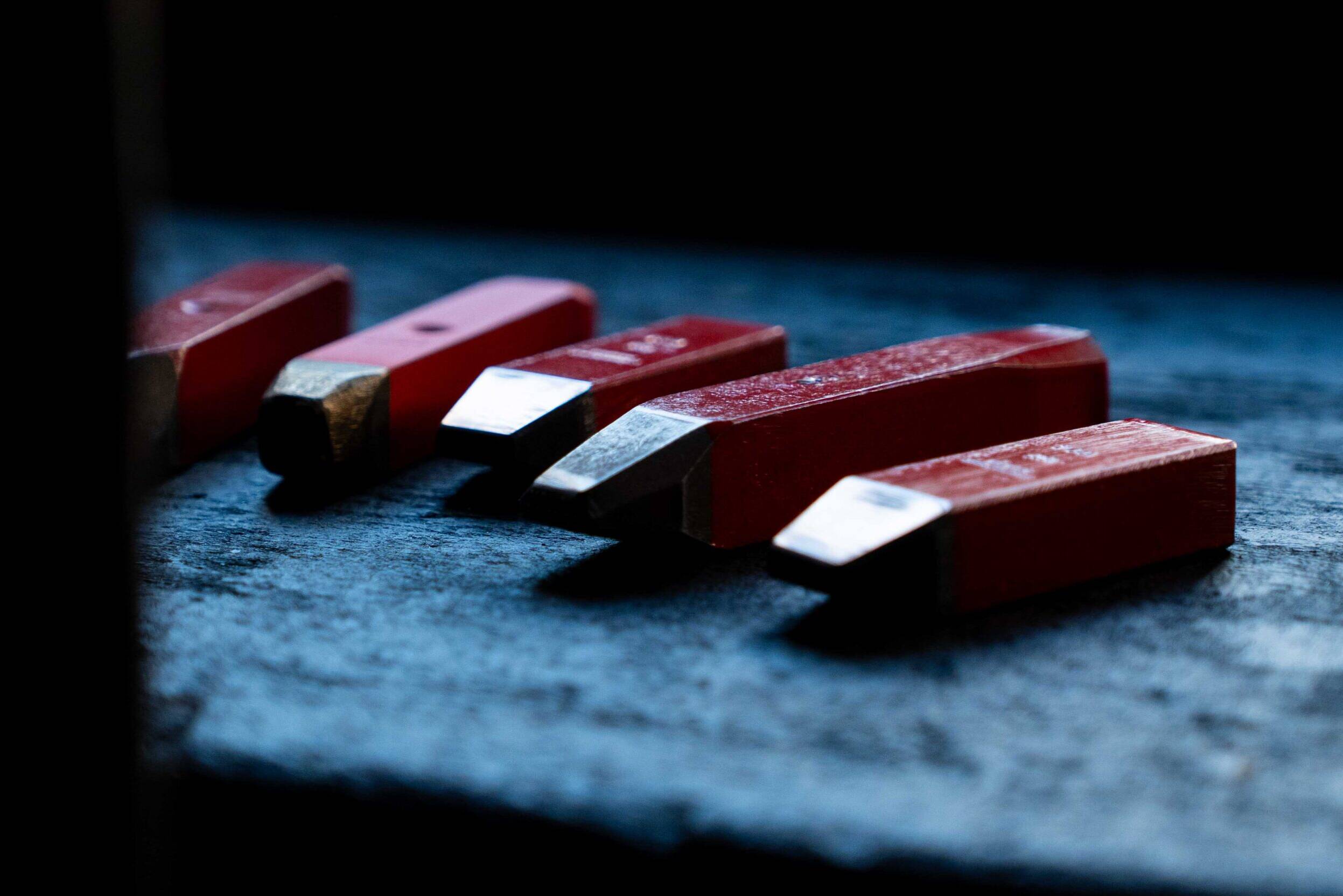 Hopbach Gravier- und Signiertechnik – Spezialist für Gravuren, Stempel, Prägewerkzeuge und individuelle Kennzeichnungstechnik aus Solingen.