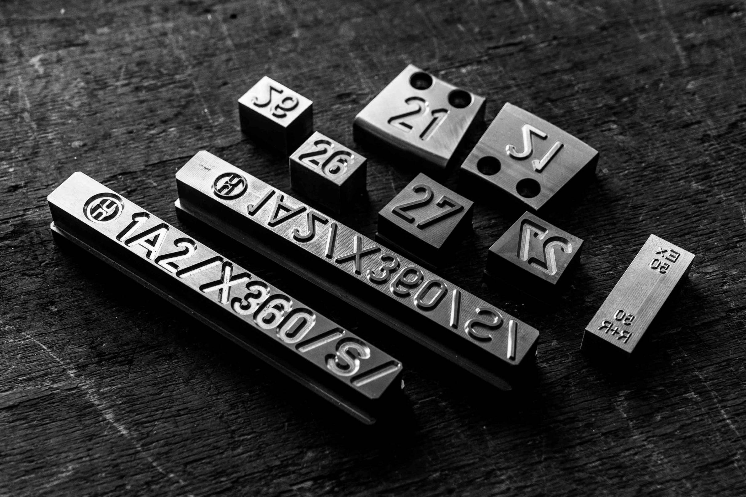 Hopbach Gravier- und Signiertechnik – Spezialist für Gravuren, Stempel, Prägewerkzeuge und individuelle Kennzeichnungstechnik aus Solingen.