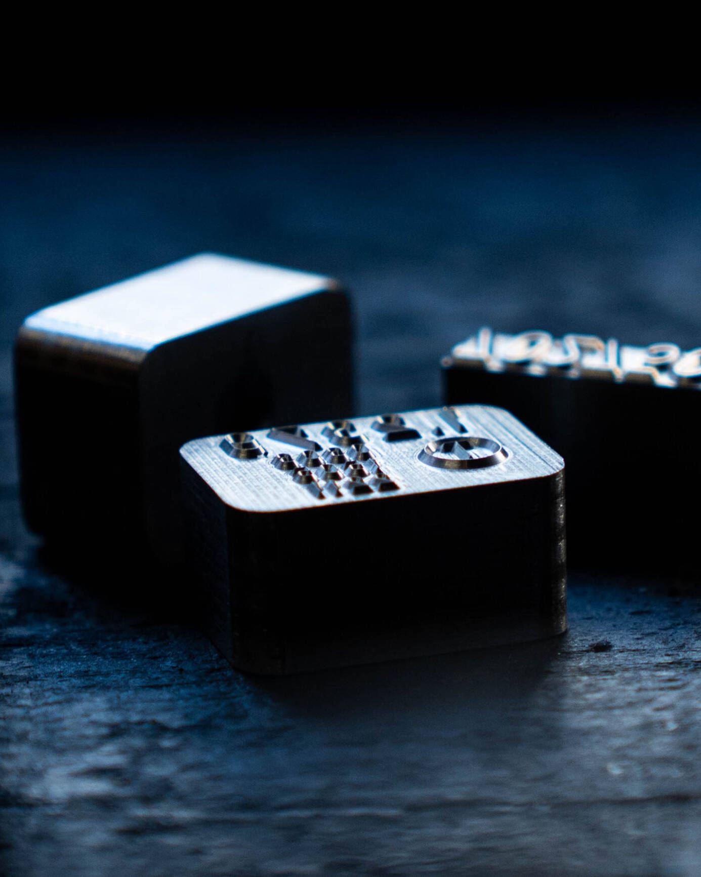 Hopbach Gravier- und Signiertechnik – Spezialist für Gravuren, Stempel, Prägewerkzeuge und individuelle Kennzeichnungstechnik aus Solingen.