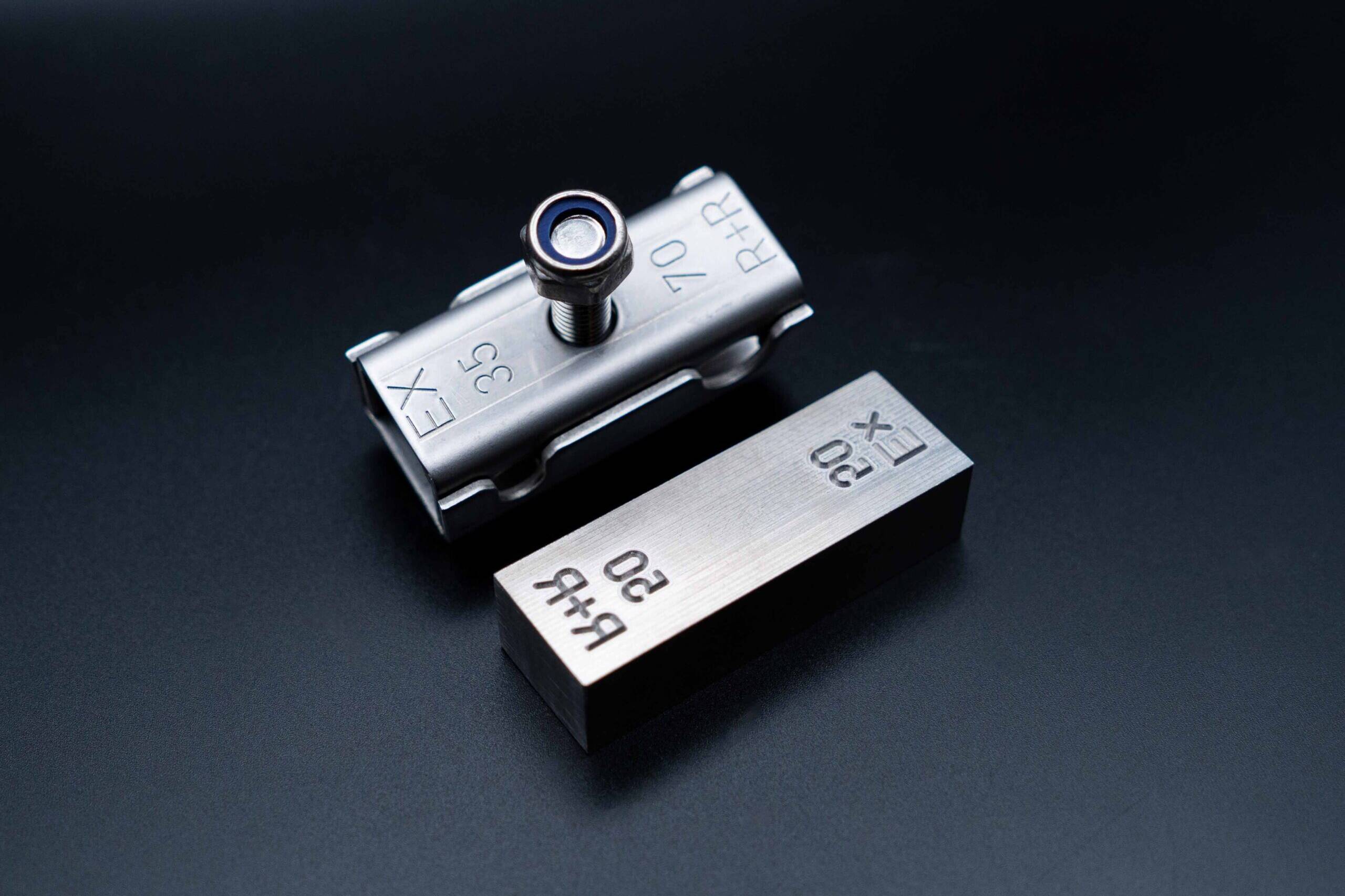 Hopbach Gravier- und Signiertechnik – Spezialist für Gravuren, Stempel, Prägewerkzeuge und individuelle Kennzeichnungstechnik aus Solingen.