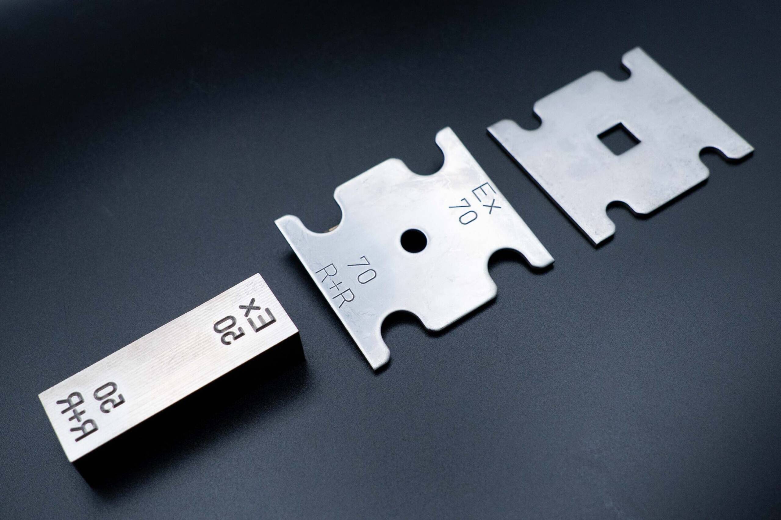 Hopbach Gravier- und Signiertechnik – Spezialist für Gravuren, Stempel, Prägewerkzeuge und individuelle Kennzeichnungstechnik aus Solingen.