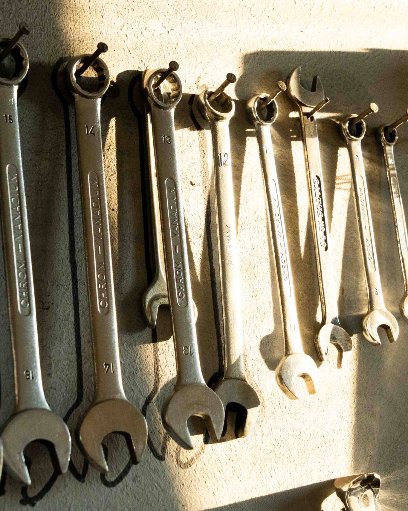 Hopbach Gravier- und Signiertechnik – Spezialist für Gravuren, Stempel, Prägewerkzeuge und individuelle Kennzeichnungstechnik aus Solingen.